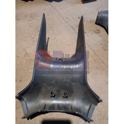 Часть кожуха рулевой колонки Volvo (036)-1