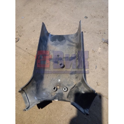 Часть кожуха рулевой колонки Volvo (033)-2