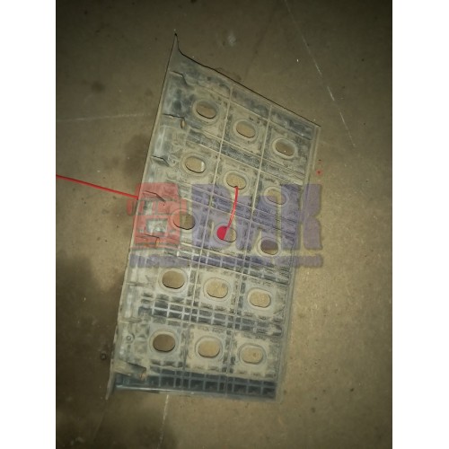 Накладка на подножку Iveco Stralis у.к. верхняя LH (103)-2