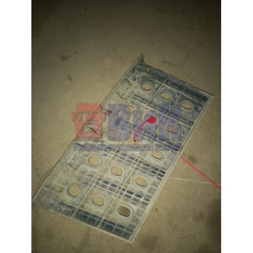 Накладка на подножку Iveco Stralis у.к. верхняя RH (102)-1