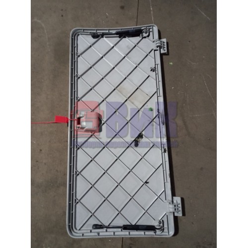 Крышка бардачка Iveco (596)-1