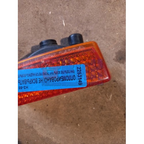 Поворотник в накладку фары Volvo FH 12 LH (149)-1