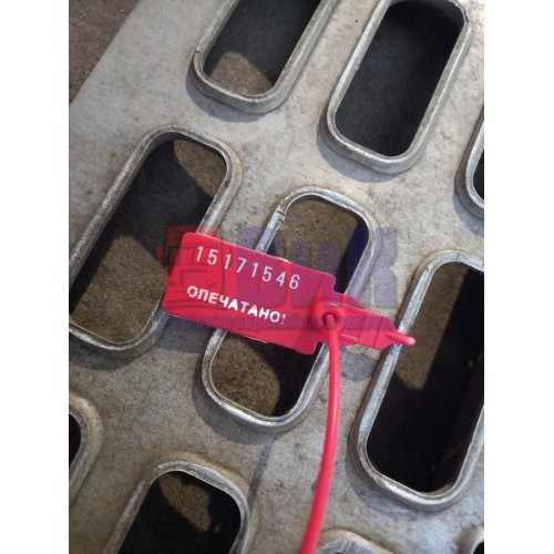 Накладка на подножку основную Volvo FH 12 нижняя (546)-2