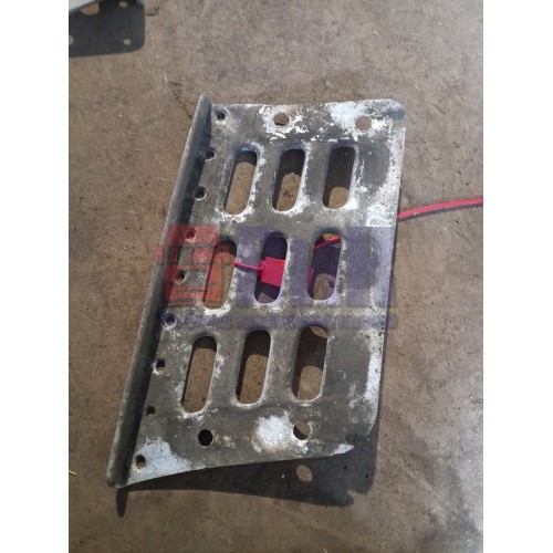 Накладка на подножку нижнюю Volvo FH 12 RH (552)-1