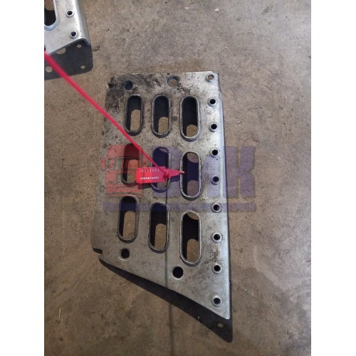 Накладка на подножку нижнюю Volvo FH 12 RH (553)