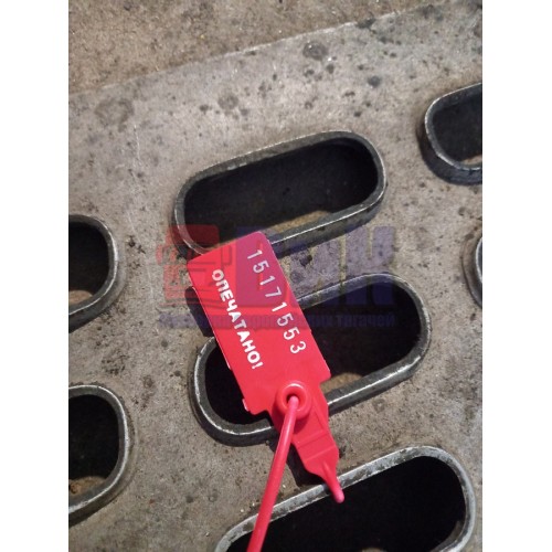 Накладка на подножку нижнюю Volvo FH 12 RH (553)-2