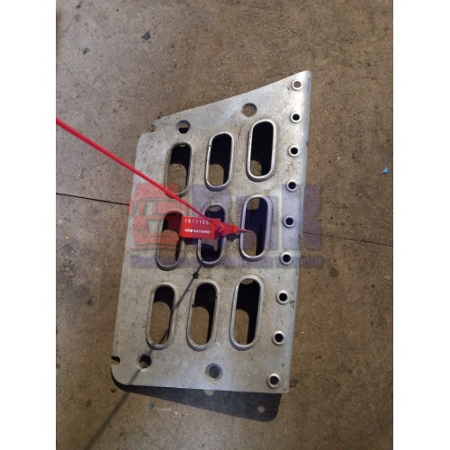 Накладка на подножку нижнюю Volvo FH 12 LH (555)