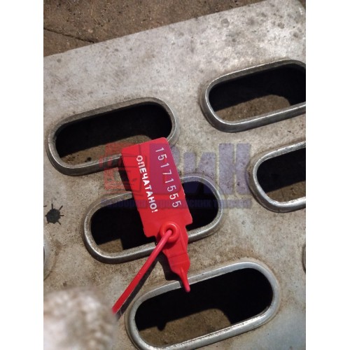 Накладка на подножку нижнюю Volvo FH 12 LH (555)-1