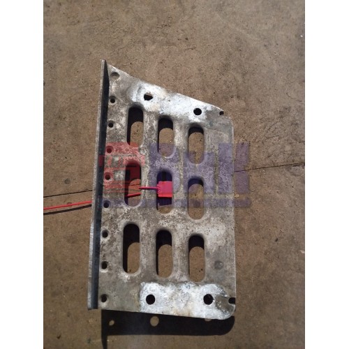 Накладка на подножку нижнюю Volvo FH 12 LH (555)-2