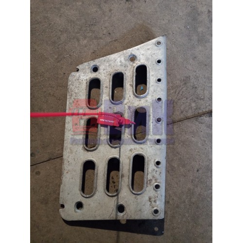 Накладка на подножку нижнюю Volvo FH 12 LH (556)