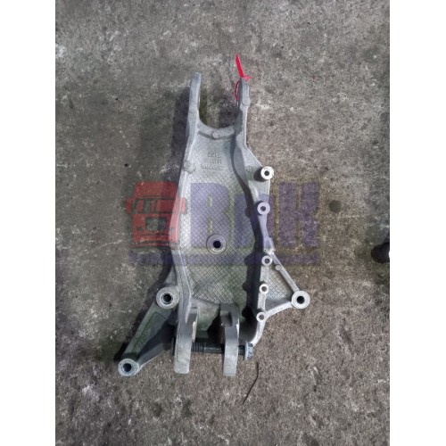 Кронштейн кабины Scania R440 294147 передний RH (999)