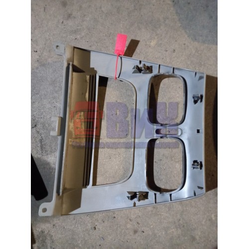 Накладка на торпедо Renault Premium DXI (150)-2