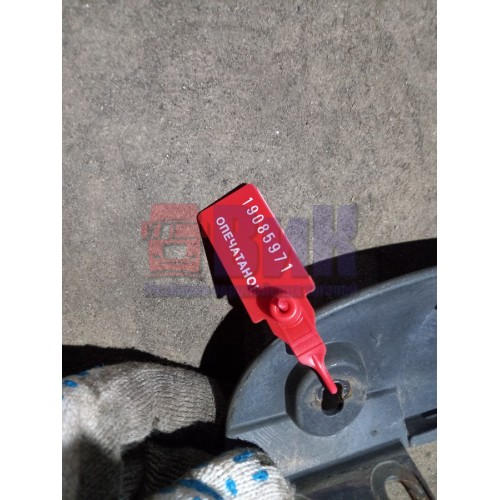 Накладка на стойку лобового стекла Iveco LH (971)-2