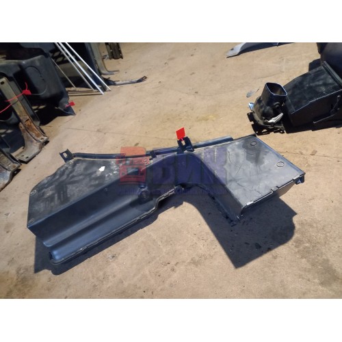 Торпедо Renault Premium DXI центральная часть нижняя (945)-3