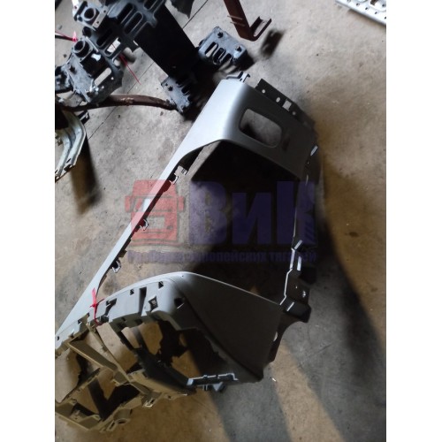 Торпедо Renault Premium DXI центральная часть верхняя (948)-3