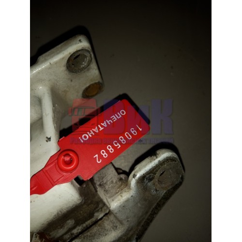 Петля двери Renault Premium (882)-1