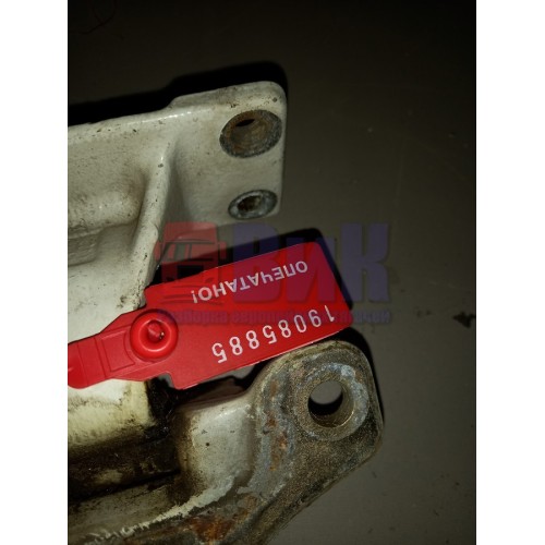 Петля двери Renault Premium (885)-2