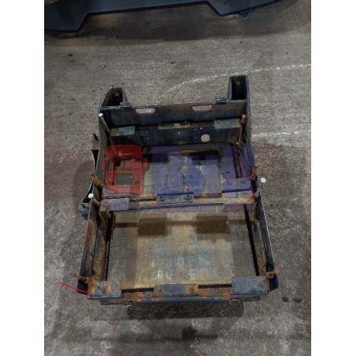 Ящик АКБ Iveco stralis 393048 в сборе (620)