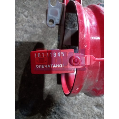 Петля крышки инструментального ящика Volvo FH (945)-1