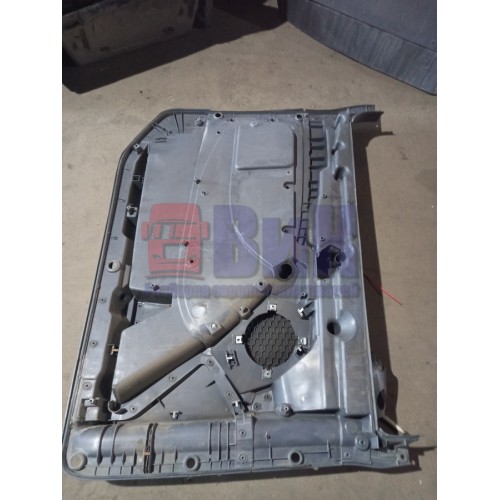Обшивка (карта) двери Mercedes RH (822)-2