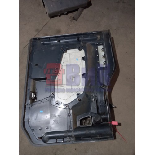 Обшивка (карта) двери MAN TGA ш.к. в сборе RH (820)-2