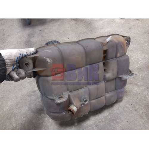 Бак расширительный Renault T430 007618 (384)-1