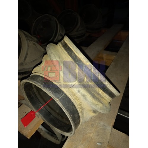 Патрубок воздушного фильтра Volvo резиновый (828)-1