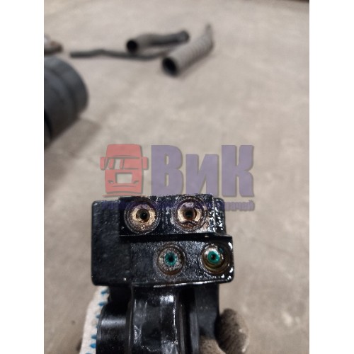 Цилиндр подъема кабины Renault T430 007618 деф. LH (267)-1