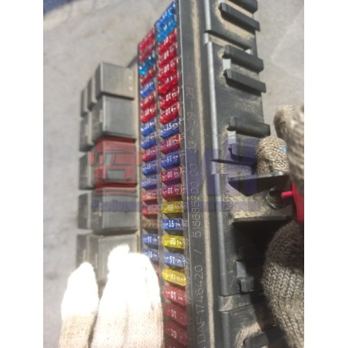 Блок предохранителей DAF 105 в сборе (322)-4