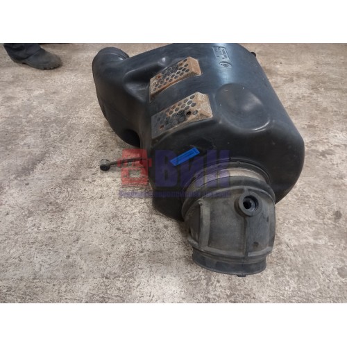 Корпус воздушного фильтра Volvo FH 138807 с патрубком (630)-2