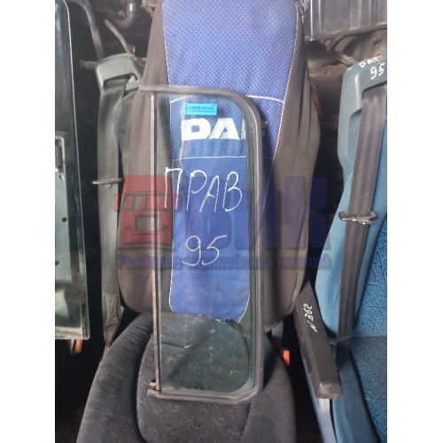 Стекло двери (форточка) DAF 95 RH (677)