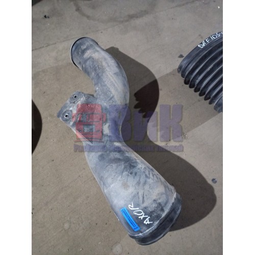 Патрубок воздушного фильтра Mercedes (205)