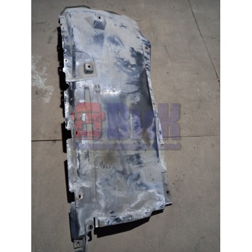 Подкрылок под кабину LH Mercedes (152)