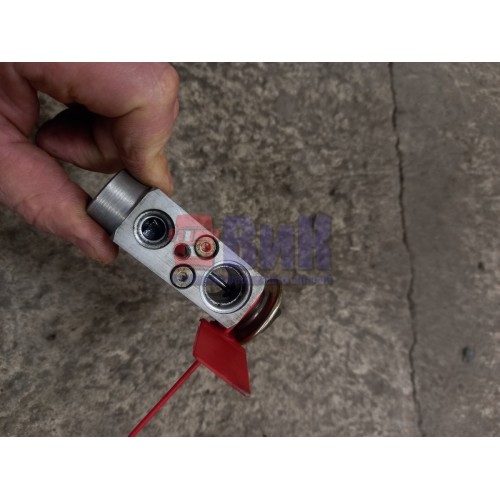 Расширительный клапан кондиционера Volvo FH 138807 (074)