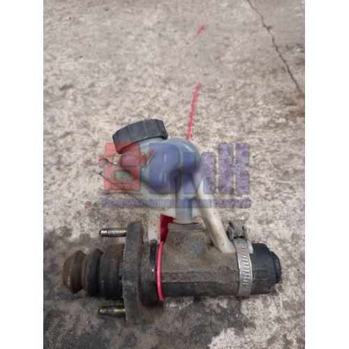 Цилиндр сцепления Volvo FH 138807 в сборе с бачком (083)