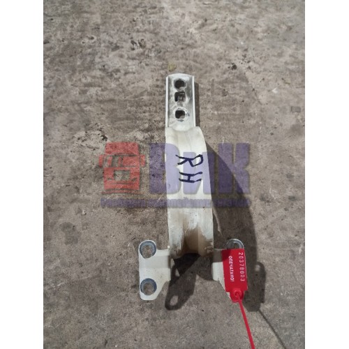 Петля крышки инструментального ящика Volvo FH 138807 (003)