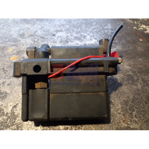 Выключатель блокировки моста Renault MACK 430 (429)