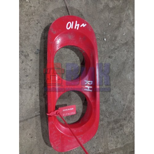 Рамка ПТФ (накладка ПТФ) DAF 105 889715 деф. RH (313)