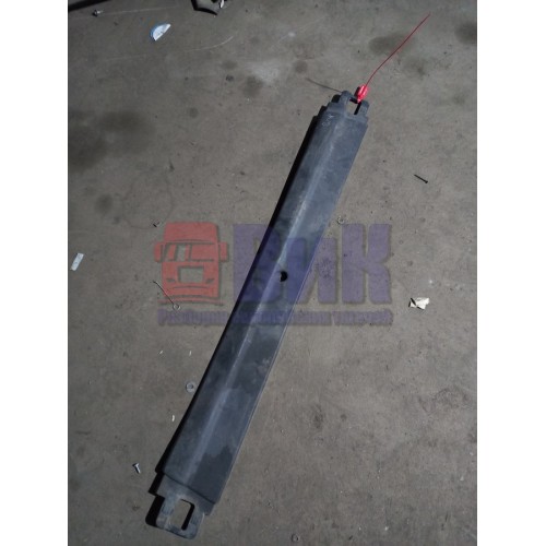 Накладка на усилитель бампера Renault Premium центральная (692)