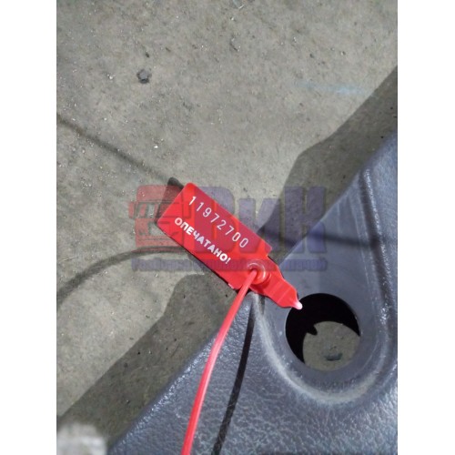 Накладка на стойку лобового стекла Renault Magnum Mack внутренняя LH (700)-1