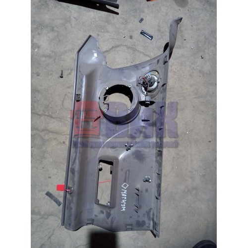 Пластик салона Renault Magnum RH (656)-2