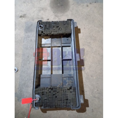 Крышка электроразъемов кабины Renault Magnum (659)-1