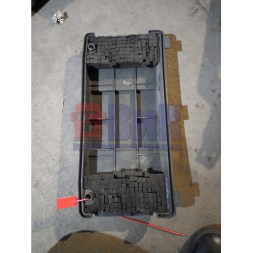 Крышка электроразъемов кабины Renault Magnum (660)-1