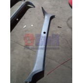 Накладка на стойку лобового стекла Mercedes внутренняя RH (051)