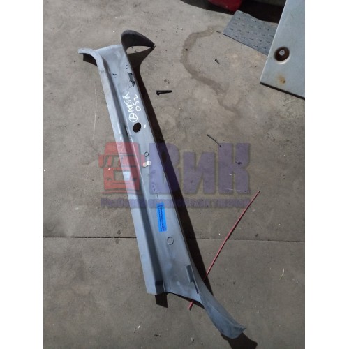 Накладка на стойку лобового стекла Mercedes внутренняя RH (051)-2