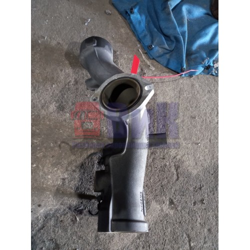 Патрубок корпуса помпы Renault TS (596)-3