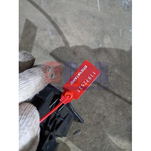 Ручка открывания двери Mercedes внутренняя с тросиком LH (521)-1