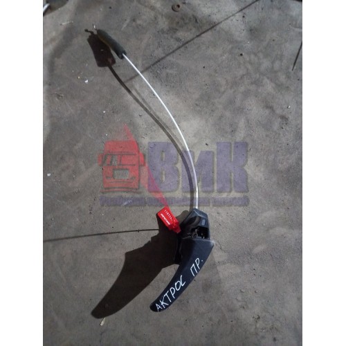 Ручка открывания двери Mercedes внутренняя с тросиком RH (527)