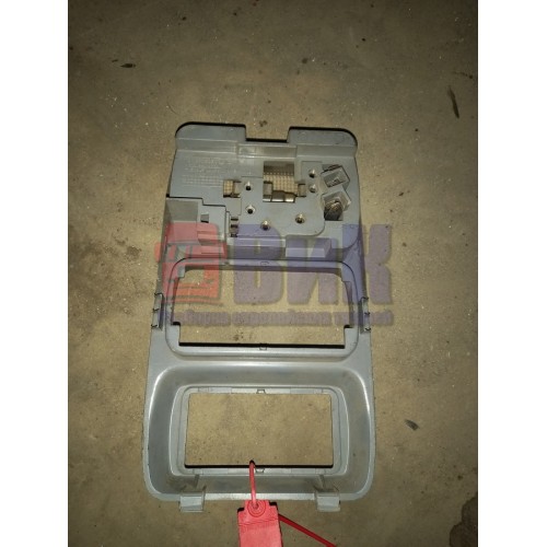 Пластик салона Mercedes с плафоном (462)-2