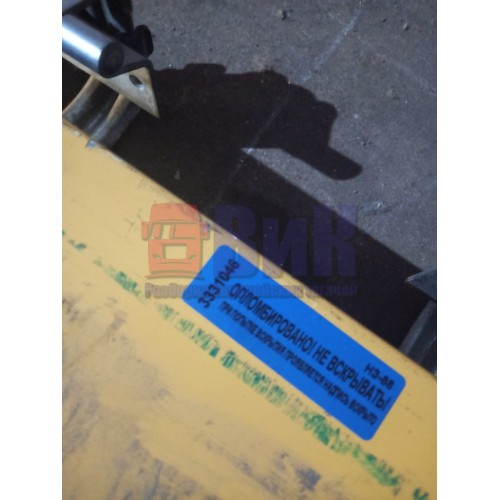 Крышка инструментального ящика Mercedes с петлями (046)-2